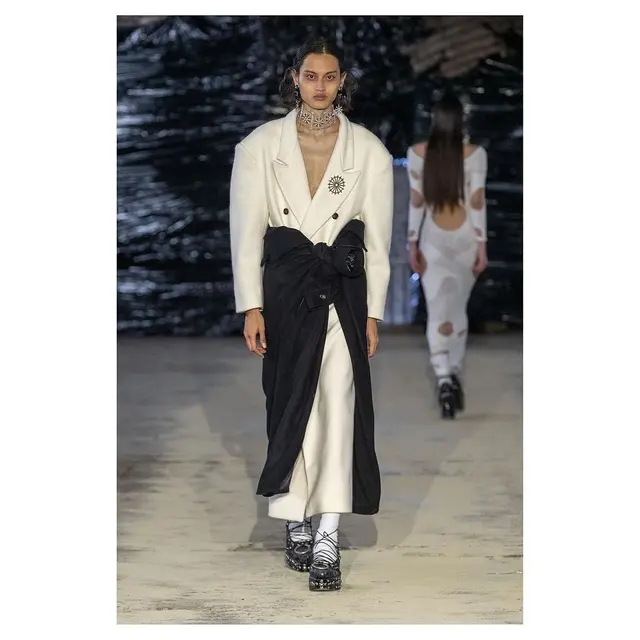 Model Asal Surabaya Rizal Rama Kembali Melenggang untuk Sejumlah Brand di London Fashion Week 2022