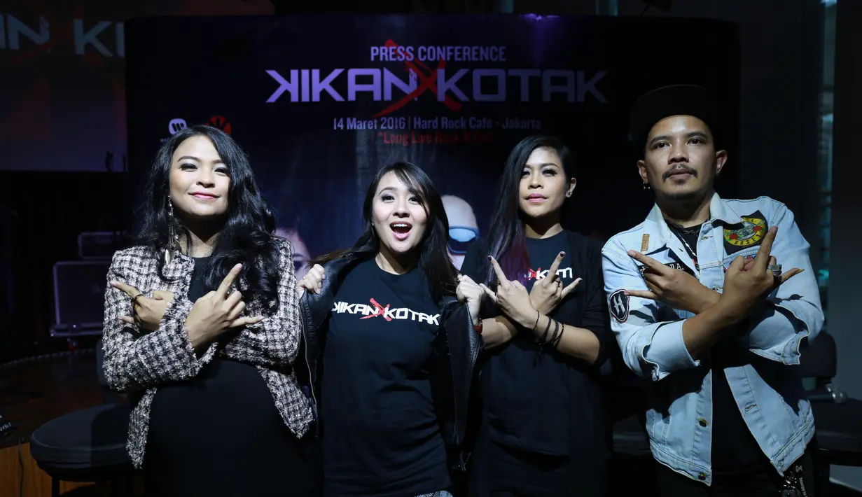Kikan meluncurkan single 'Long Live Rock N Roll' di  Hardrock Cafe, Jakarta Selatan, Senin (14/3/2016). (Adrian Putra/Bintang.com)