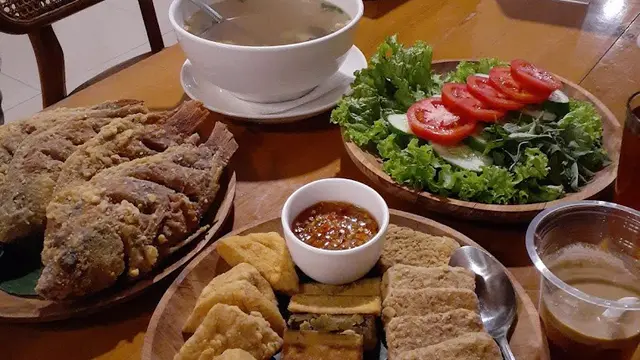 Rekomendasi Tempat Makan di Dekat Tol Colomadu Karanganyar