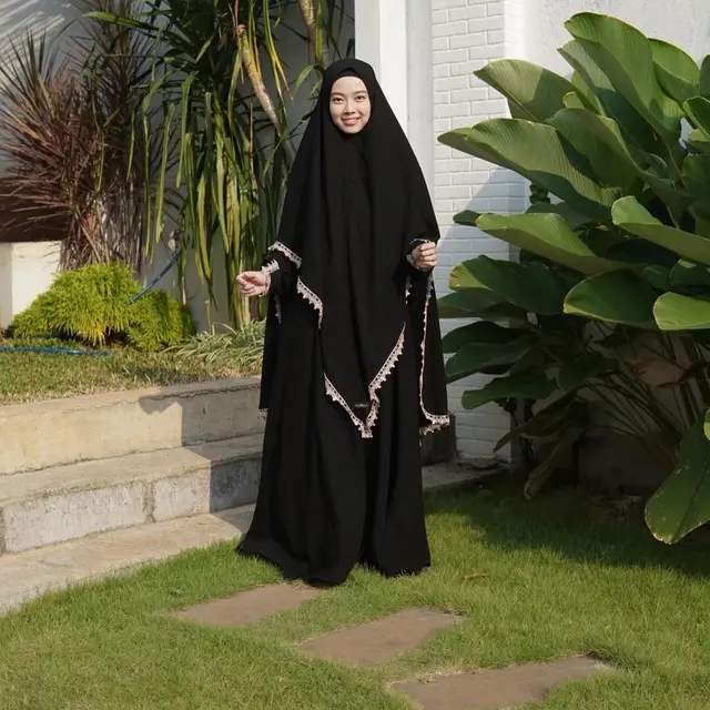 Potret 6 Artis Mualaf dengan Penampilan Syari, Makin Anggun