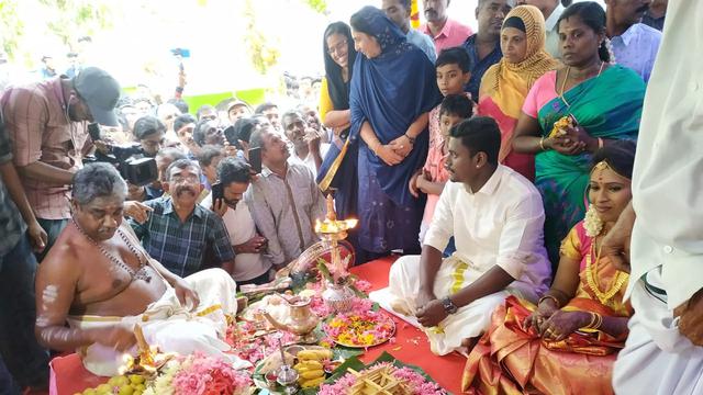 Viral Pernikahan Pasangan Hindu Di Masjid Bukti Nyata Kerukunan Umat Beragama Global Liputan6 Com