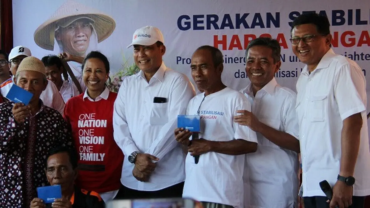 Menteri BUMN Rini Soemarno, Dirut Perum Bulog Budi Waseso, Direktur Mikro dan Kecil BRI Priyastomo (Dok Foto: Istimewa)