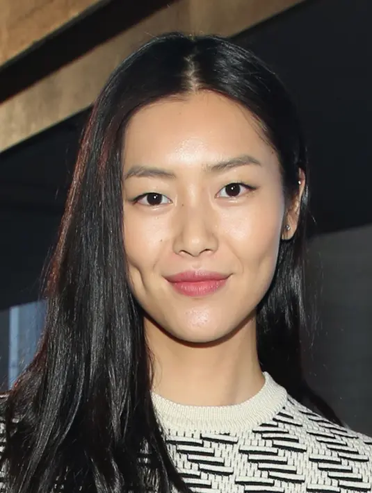 Gosip itu menjadi kuat sehingga Choi Siwon dan Liu Wen menjalin asmara, terlebih lagi Liu Wen kini sedang lajang. (AFP/Bintang.com)