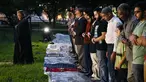 FOTO: Salat di Depan Gedung Putih