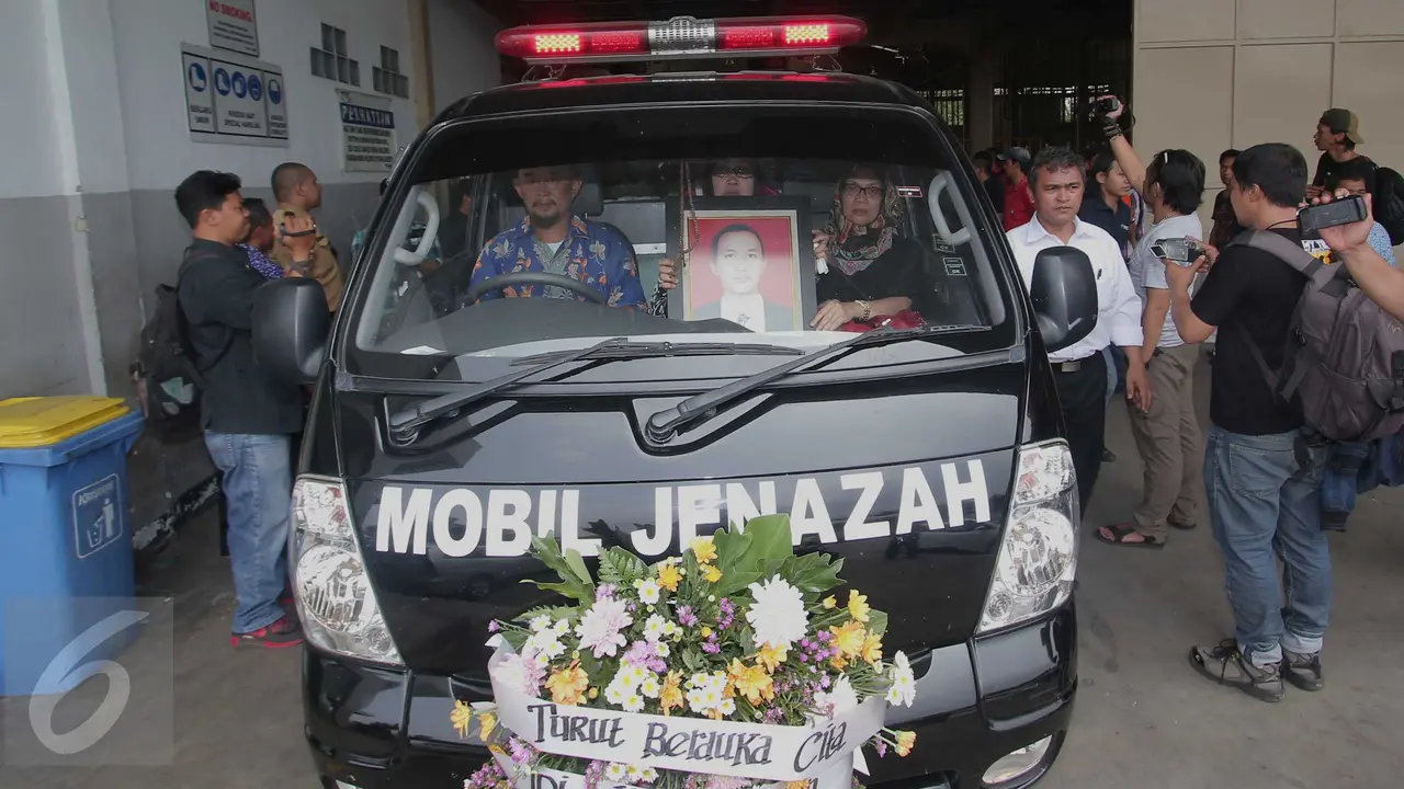 20151113-Menkes Nila Beri Penghormatan Terakhir Untuk dr Andra-Jakarta