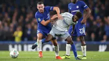 Banyak yang tak tahu jika Danny Drinkwater masih merupakan pemain Chelsea. Pasalnya, pemain 31 tahun tersebut hanya tampil sebanyak 12 kali dalam empat setengah tahunnya di Stamford Bridge. Drinkwater banyak dipinjamkan ke klub seperti Reading, Burnley, dan Aston Villa. (AFP/Daniel Leal)