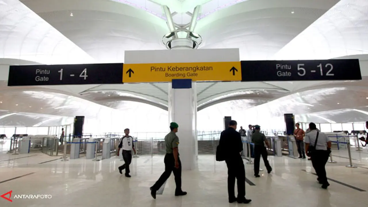 bandara-kuala-namu-130708-b.jpg