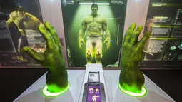 Bio-Lab Dr. Bruce Banner terlihat di pameran Marvel Avengers S.T.A.T.I.O.N. dalam pratinjau media di Pusat Perbelanjaan Yorkdale, Toronto, Kanada, 19 November 2020. Pameran tersebut menampilkan para pahlawan super Marvel Cinematic Universe. (Xinhua/Zou Zheng)