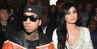 Hubungan spesial yang telah dijalin Kylie Jenner dan Tyga selama beberapa tahun itu memang harus kandas di tengah jalan. Tak lama setelah putus, Kylie pun kembali menjalin cinta dengan Travis Scott. (AFP/Dimitrios Kambouris)
