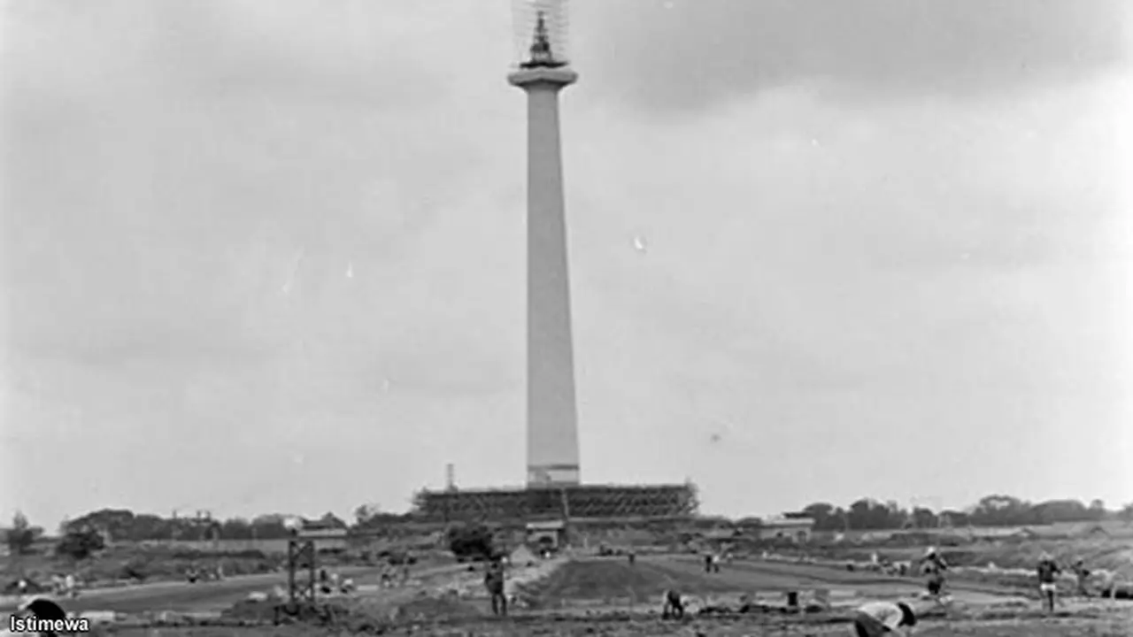 monas-jadul130623a.jpg