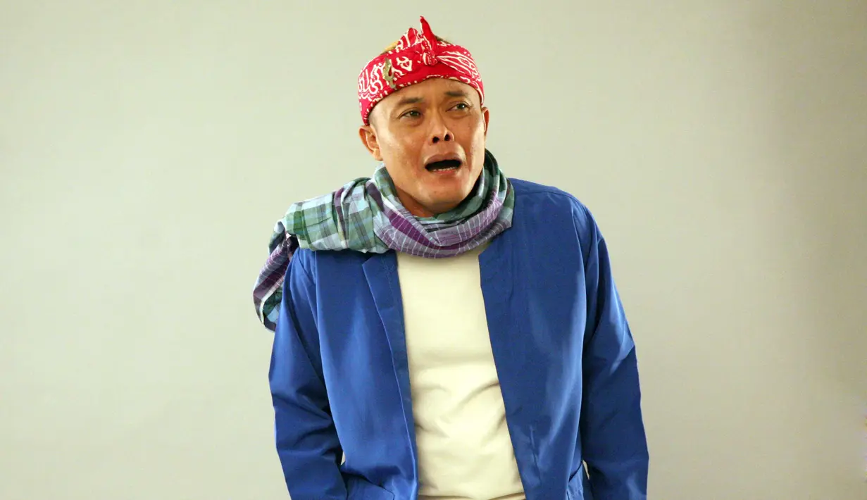 Saat menjalani proses film tersebut di Hongkong, Sule mengajak ayahnya sekaligus untuk liburan. Banyak kenangan terindah selama liburan.  Kesedihan bertambah saat filmnya tayang, ayahnya tak bisa lagi menyaksikan. (Nurwahyunan/Bintang.com)