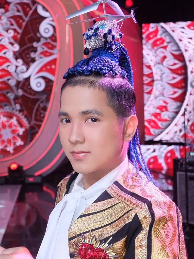 7 Penampilan Jirayut dengan Gaya Nyentrik saat di Atas Panggung Ini Curi Perhatian