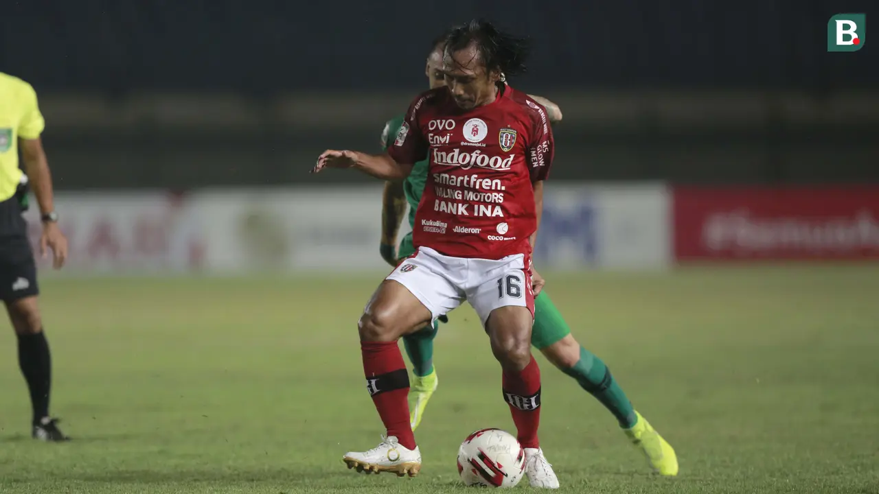 FOTO: Melihat Aksi Mas Har Kembali Main di Stadion Si Jalak Harupat