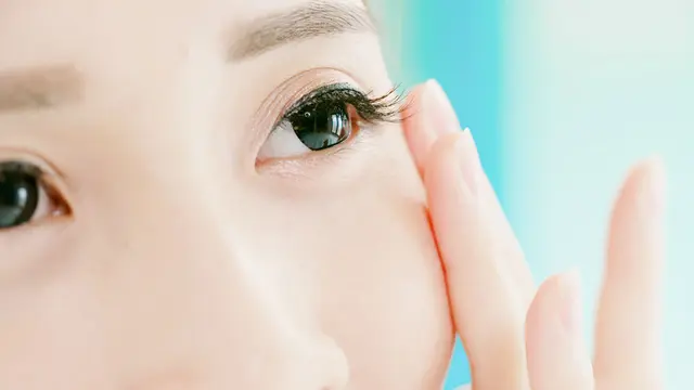 Beda Eye Cream, Eye Serum, dan Eye Gel, Mana yang Paling Efektif Merawat Kulit Area Mata?