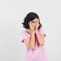 Rasa takut adalah bagian alami dari tumbuh kembang anak. [Dok/freepik.com/8photo]