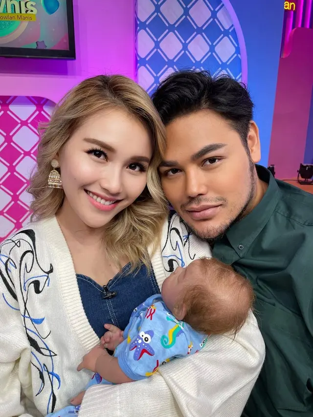 8 Momen Ivan Gunawan saat Asuh 'Sang Anak' Miracle Putra, Jadi Sorotan