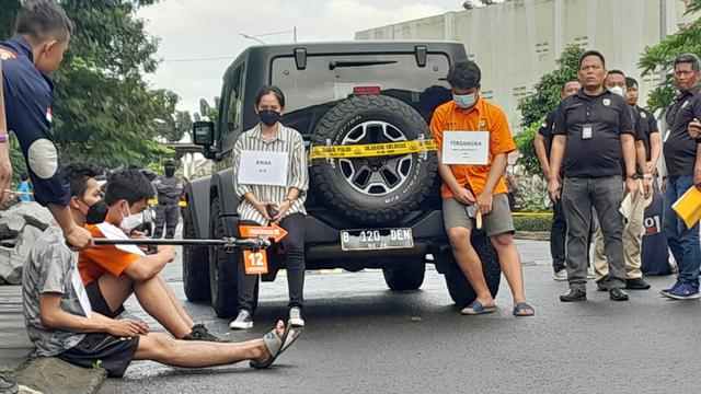 Rekontruksi penganiayaan terhadap David oleh Mario Dandy Satriyo.