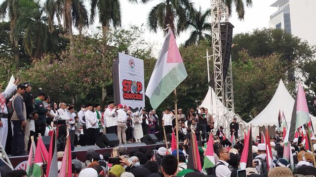 Ketua Pengarah Aliansi Rakyat Indonesia Bela Palestina (ARIBP) Din Syamsuddin mendorong pemerintah mengirimkan pasukan militer untuk membela rakyat Palestina.