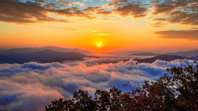 Ilustrasi matahari terbit