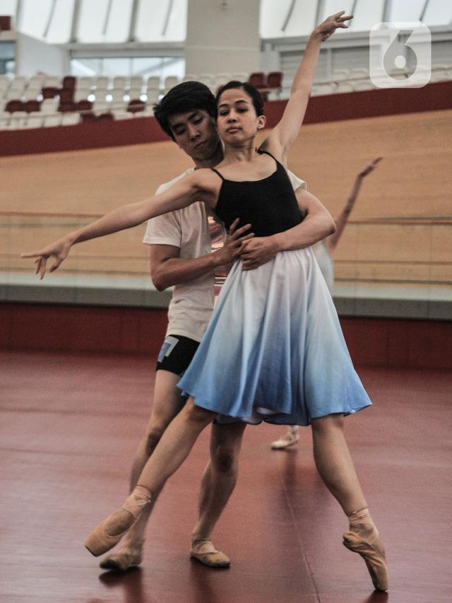 FOTO: Berlatih Memadukan Balet dan Tarian Jawa