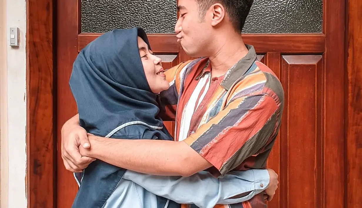 Hubungan Vidi Aldiano dengan sang mama juga seru dan menyenangkan. Baginya, mama adalah pendukung nomor satu dalam kariernya.  (Liputan6.com/IG/ vidialdiano)