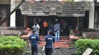 Ada yang mengaku kesurupan saat kebakaran melanda di komplek kantor Gubernur Bali. (Agung Bayu/JawaPos)