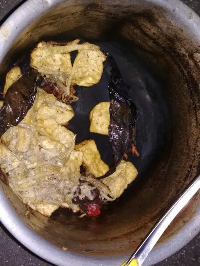 6 Momen Apes Hangatkan Sayur Hingga Gosong Ini Bikin Elus Dada