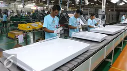 Pabrik LG Legok menghasilkan kulkas satu pintu dan dua pintu, dengan porsi 30 banding 70, Banten, Selasa (6/9). Pabrik ini berkapasitas produksi sekitar 5.000 unit kulkas per hari. (Liputan6.com/Angga Yuniar)