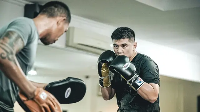 7 Potret Persiapan Chef Arnold Adu Tinju Lawan Codeblue, Tuai Banyak Dukungan