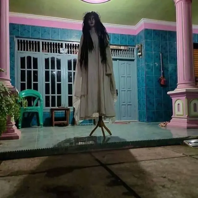 6 Foto Ini Buat Kamu Mendadak Merasa Indigo, Bikin Salah Kira