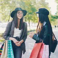 Girl math sebagai tren untuk belanja dengan bersenang-senang./copyright unsplash/Vitaly Gariev