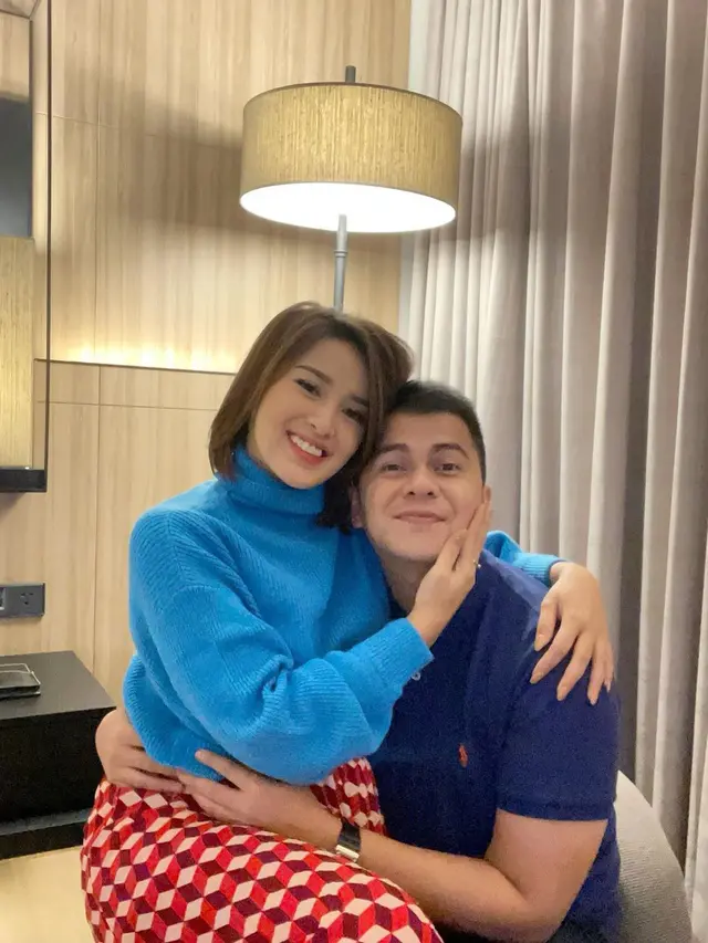 Baby bump Rosiana Dewi yang tengah hamil anak pertama (Foto: Instagram/rsn.dw)