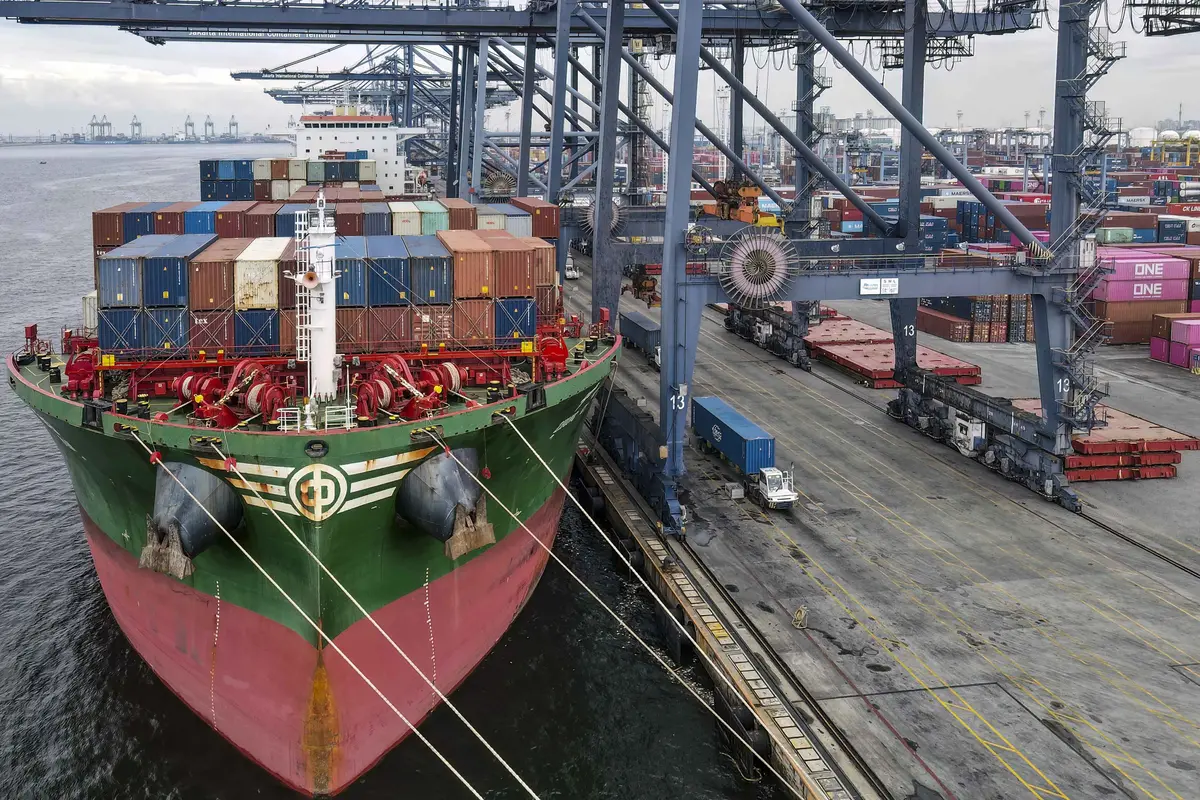 Sepanjang 2025, Neraca Perdagangan Indonesia Surplus 41,05 Miliar Dollar AS