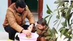 Sang guru, Liu Zhaoming berkisah, sebelumnya sekolah tersebut memiliki 300 orang murid.