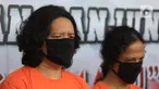 Drummer band J-Rocks Anton Rudi Kelces saat rilis pengungkapan kasus ganja di Polres Pelabuhan Tanjung Priok, Jakarta Utara, Sabtu (22/8/2020). Polisi menangkap Anton J-Rocks beberapa waktu lalu bersama tiga orang tersangka lainnya berinsial M, DN, dan W. (Liputan6.com/Herman Zakharia)