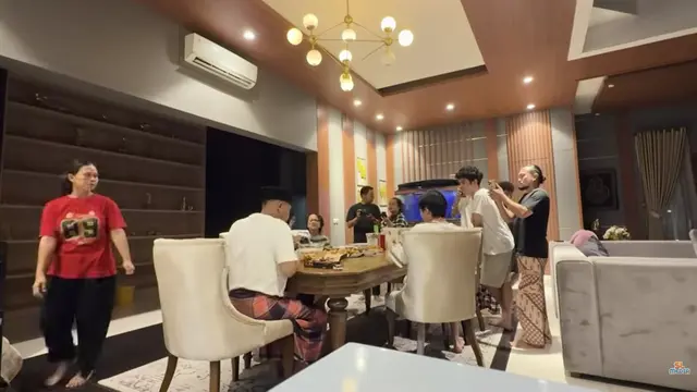 Potret Ruang Makan Rumah Sule