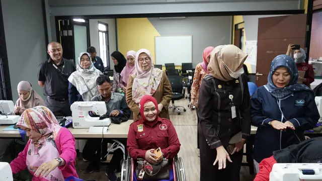 Pelatihan menjahit secara gratis bagi penyandang disabilitas