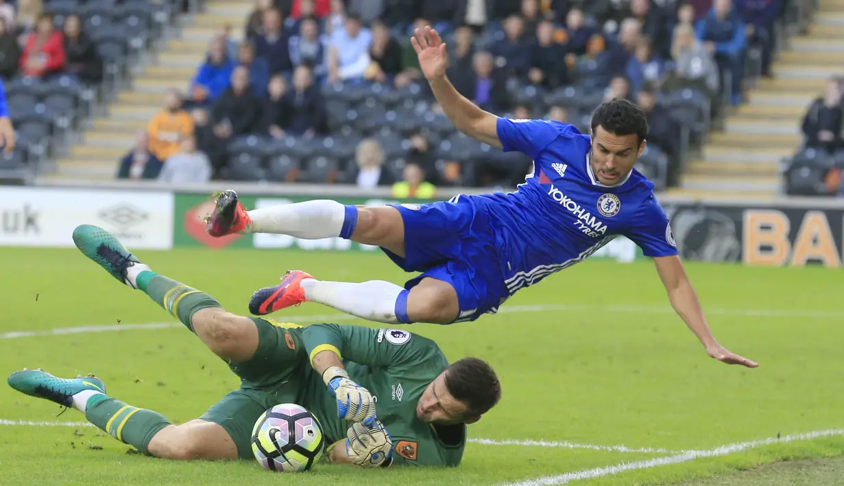 Kiper Hull City, David Marshall menjadi kiper ke-7 dengan penyelamatan terbanyak hingga pekan ke-17 Premier League yaitu sebanyak 44 kali. (AFP/Lindsey Parnaby)