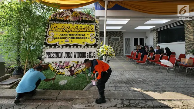 Begini Suasana Rumah Duka Humas BNPB Sutopo