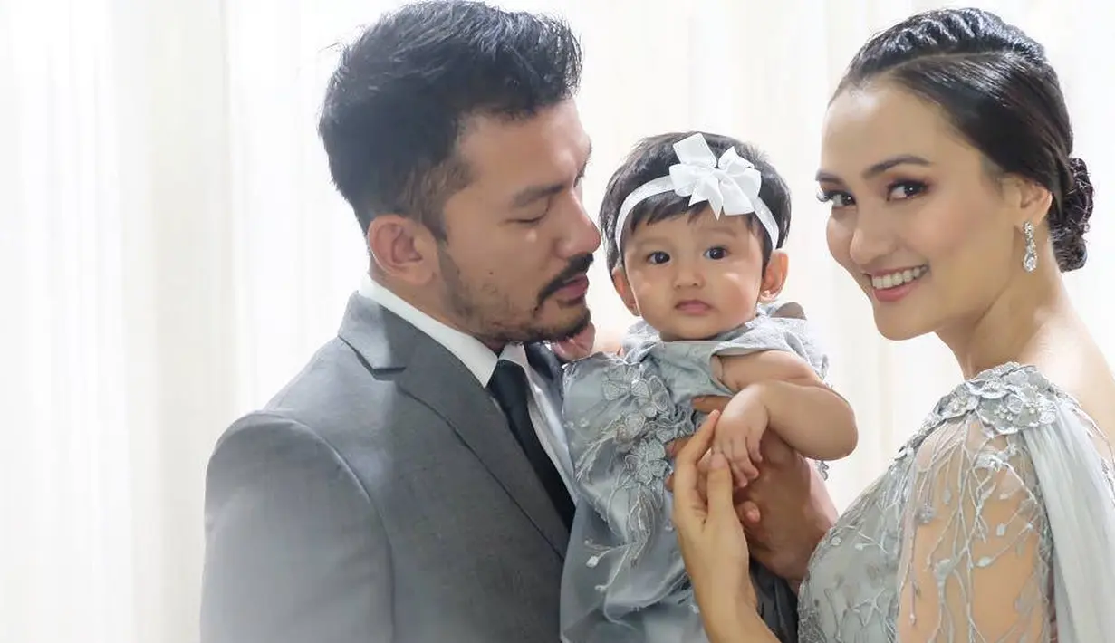 Bahkan banyak warganet yang beranggapan jika wajah lucu Salma seperti boneka. (foto: instagram.com/riodewanto)