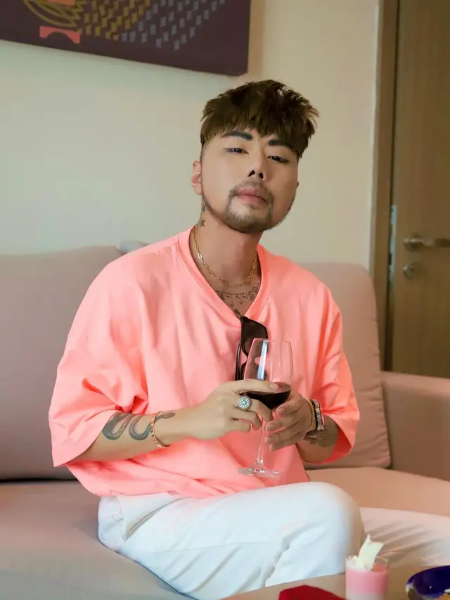 Artis Wajah Bengkak Pasca Oplas