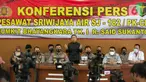 Konferensi pers terkait hasil identifikasi korban pesawat Sriwijaya Air SJ 182 di RS Polri, Kramat Jati, Jakarta, Selasa (2/3/2021). Proses identifikasi korban pesawat jatuh Sriwijaya Air SJ 182 ditutup dan telah berhasil mengidentifikasi 59 orang, dari total 62 korban. (Liputan6.com/Faizal Fanani)