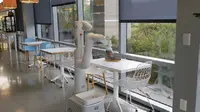 Prototipe robot Alphabet, yang diciptakan tim Everyday Robots di laboratorium X, dan dipekerjakan di kantor Google (Dok. X)