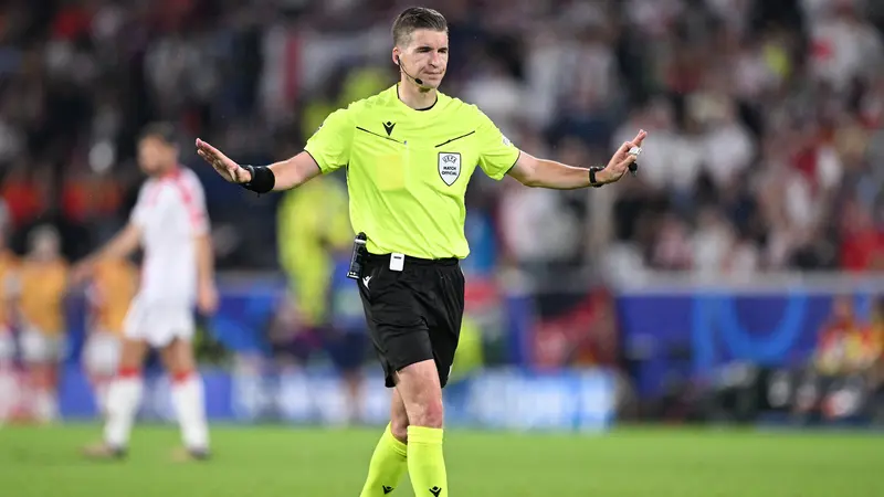 Francois Letexier pernah menjadi pengadil di laga timnas Indonesia melawan Guinea.