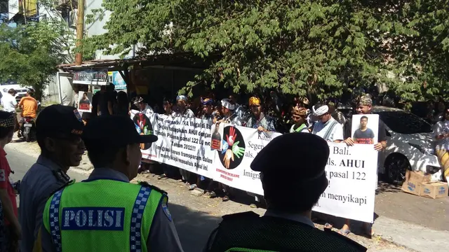 Imigrasi Ngurah Rai Didemo puluhan guide