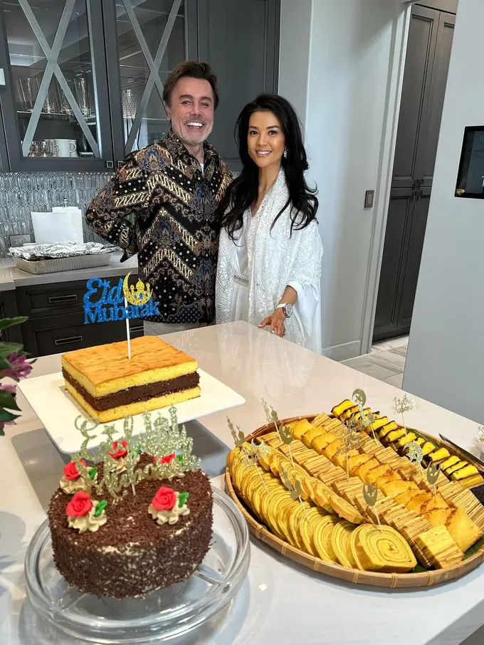 5 Potret Farah Quinn Rayakan Lebaran di Amerika Serikat, Hidangkan Banyak Masakan Indonesia