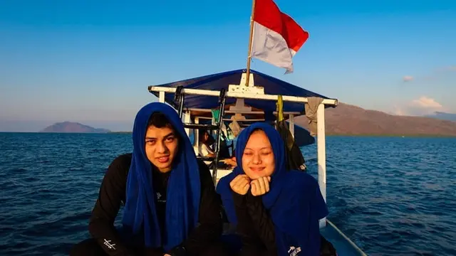 Sering Dikira Pacar, Ini 6 Potret Kompak Dinda Hauw dan Kakaknya