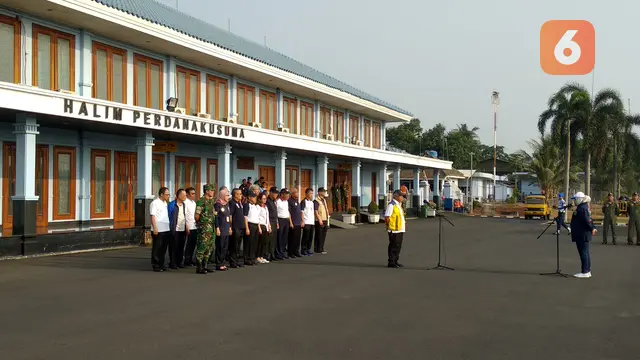 Rombongan para insinyur berstatus CPNS ini sengaja dilepas untuk menjadi tenaga pendamping bagi masyarakat Lombok dalam membangun rumah kualitas tahan gempa. Foto: Liputan6.com/Maulandy