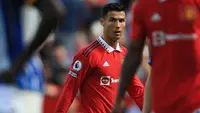 Manchester United mengawali Liga Inggris 2022/2023 dengan menelan dua kekalahan. Salah satu penyebabnya adalah menurunnya performa penyerang andalan mereka, Cristiano Ronaldo. Beberapa kali dikabarkan akan hengkang hingga perseteruannya dengan Erik Ten Hag, membuat dirinya harus bermain dari bangku cadangan. Padahal, pada musim lalu, Ronaldo mampu mengemas 18 gol di Liga Inggris. (AFP/Lindsey Parnaby)