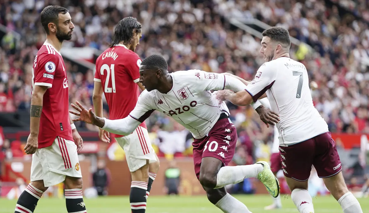 Manchester United harus menelan pil pahit kala dipermalukan Aston Villa pada laga pekan keenam Liga Inggris 2021/2022 di Stadion Old Trafford, Sabtu (25/9/2021). (AP/Jon Super)